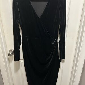 Chic Black Velvet Long Sleeve Dress